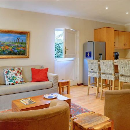 No.8 On Wright Street Apartment Джордж Екстериор снимка
