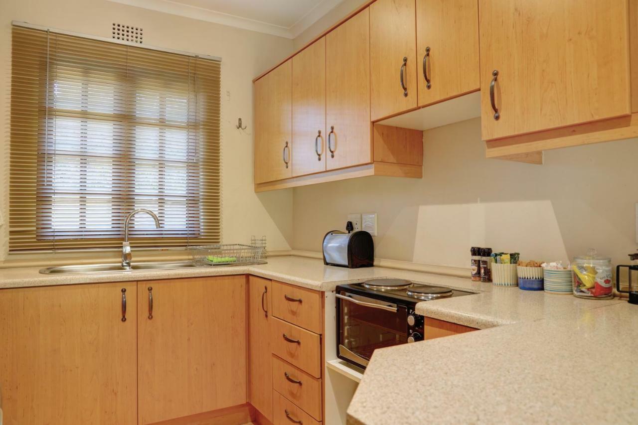 No.8 On Wright Street Apartment Джордж Екстериор снимка